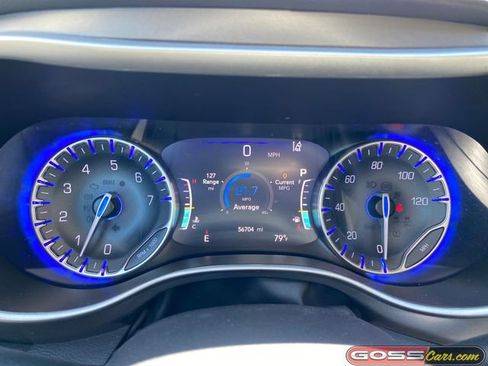 Used 2024 Chrysler Pacifica Touring-L FWD image 20