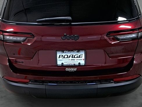 New 2025 Jeep Grand Cherokee L Limited image 11