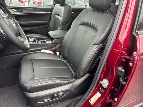 New 2025 Jeep Grand Cherokee L Limited image 26