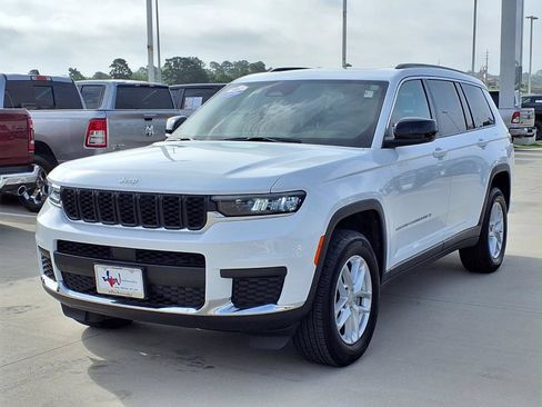 Used 2024 Jeep Grand Cherokee L Laredo RWD image 3