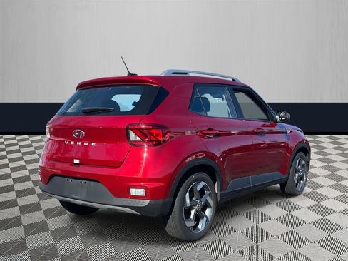 Used 2025 Hyundai Venue SEL FWD image 5