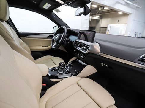 Certified 2025 BMW X4 xDrive30i image 30