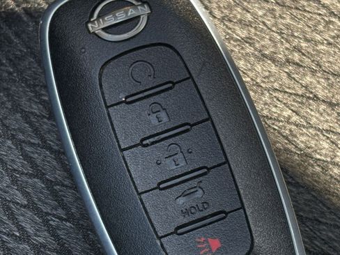Used 2025 Nissan Rogue SV FWD image 27