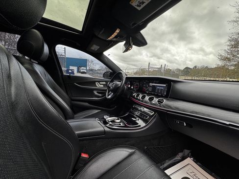Used 2017 Mercedes-Benz E 300 E 300 4dr Sedan image 16