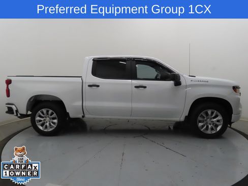 Used 2022 Chevrolet Silverado 1500 Custom image 2