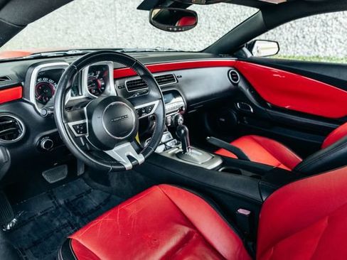 Used 2010 Chevrolet Camaro SS w/ LPO, Ground Effects Package RWD image 3
