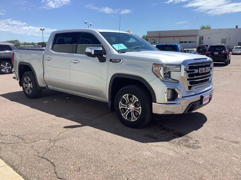 Used 2019 GMC Sierra 1500 SLT AWD/4WD image 4