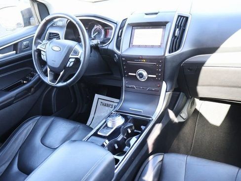 Used 2019 Ford Edge Titanium image 13