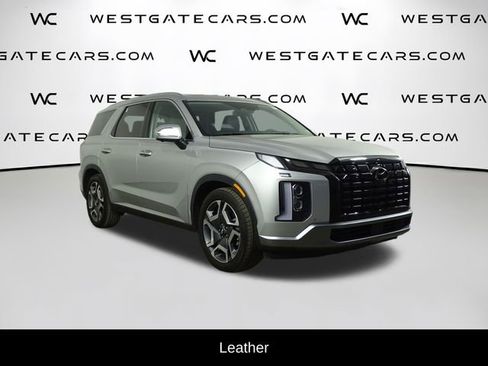 Used 2024 Hyundai Palisade Limited image 2