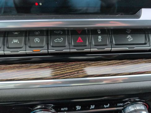 Used 2023 GMC Sierra 1500 Elevation image 26