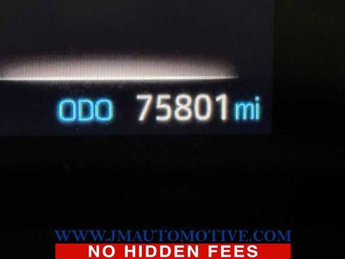Used 2021 Toyota Sienna XLE image 25