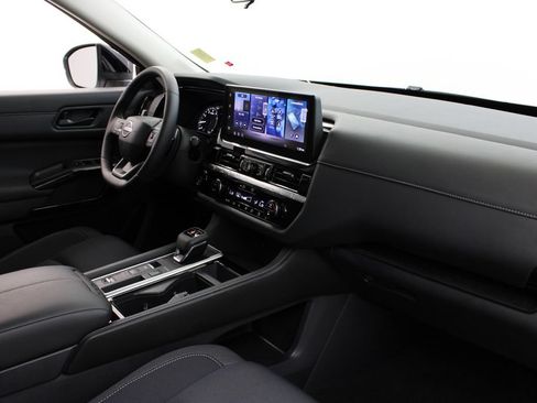 Used 2026 Nissan Pathfinder SV FWD image 25