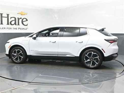 New 2025 Chevrolet Equinox EV LT image 30
