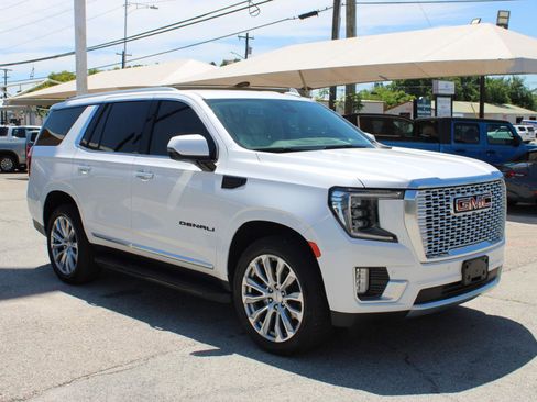 Used 2023 GMC Yukon Denali w/ LPO, Floor Liner Package AWD/4WD image 4