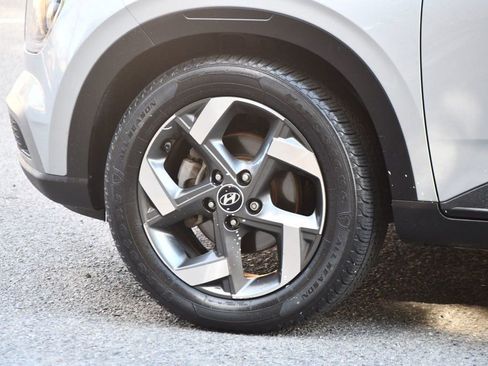 Used 2022 Hyundai Venue SEL w/ Cargo Package image 12