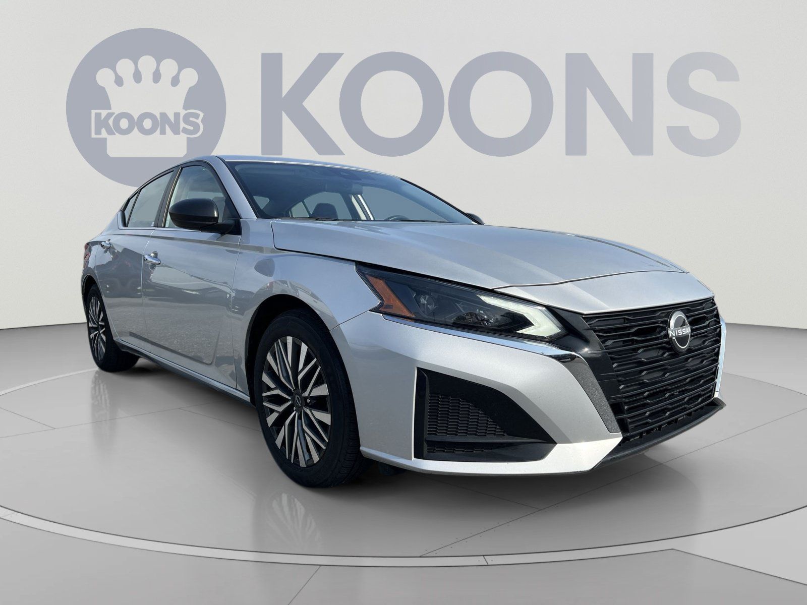 Used 2024 Nissan Altima 2.5 SV FWD image 10