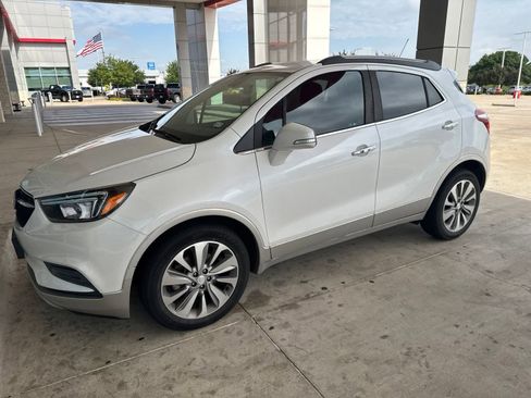 Used 2019 Buick Encore Preferred FWD image 1