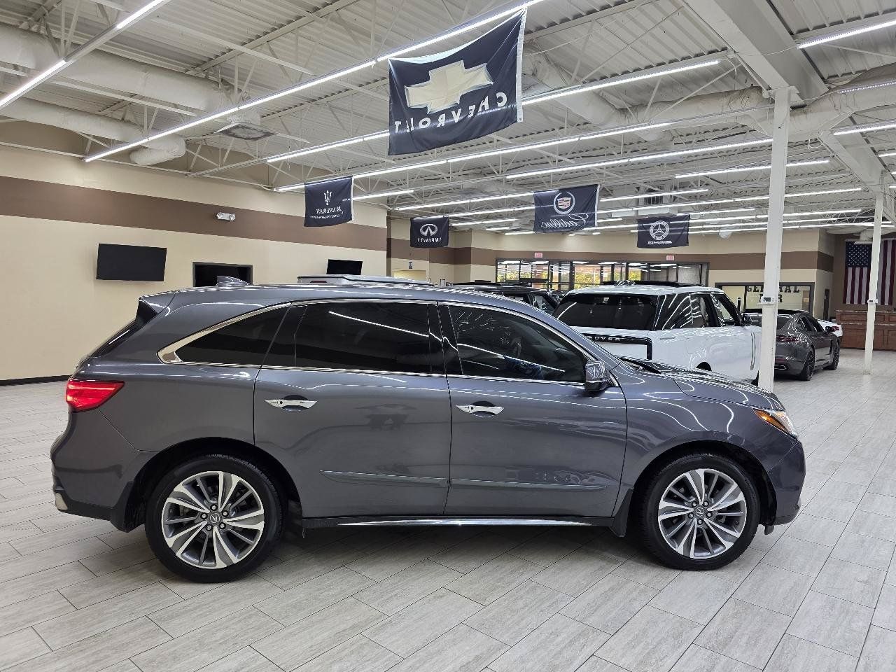 Used 2017 Acura MDX w/ Technology Package AWD/4WD image 5