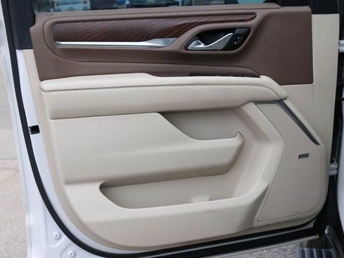 Used 2021 GMC Yukon Denali w/ Denali Premium Package image 13