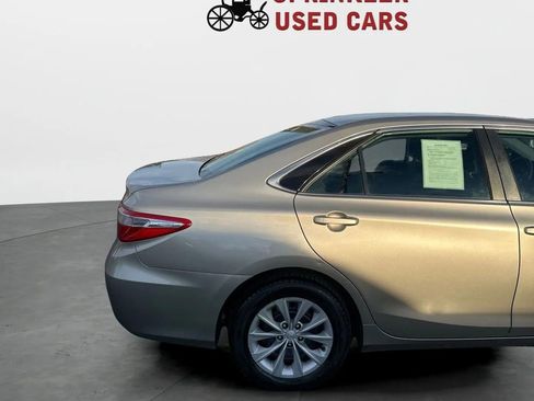 Used 2015 Toyota Camry LE image 5