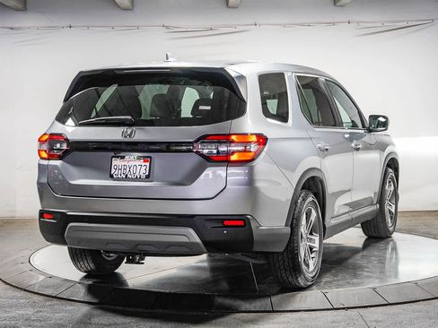 Used 2023 Honda Pilot EX-L image 4