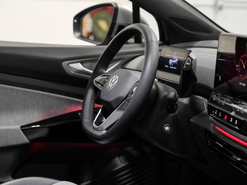 Used 2023 Volkswagen ID.4 Pro image 17