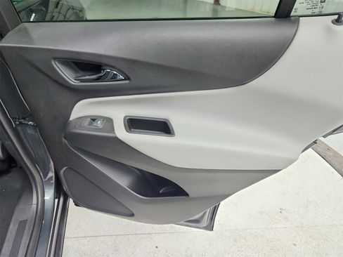 Used 2019 Chevrolet Equinox LS w/ LS Convenience Package image 38
