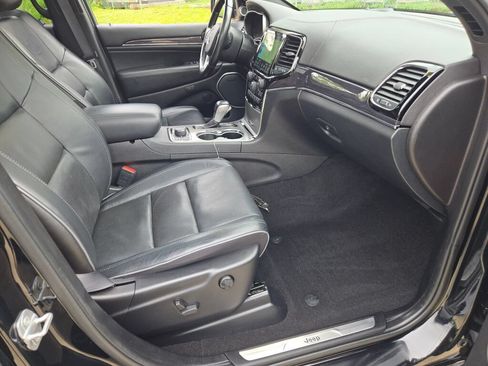 Used 2021 Jeep Grand Cherokee Overland AWD/4WD image 7