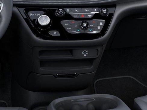 New 2026 Chrysler Pacifica Select image 24