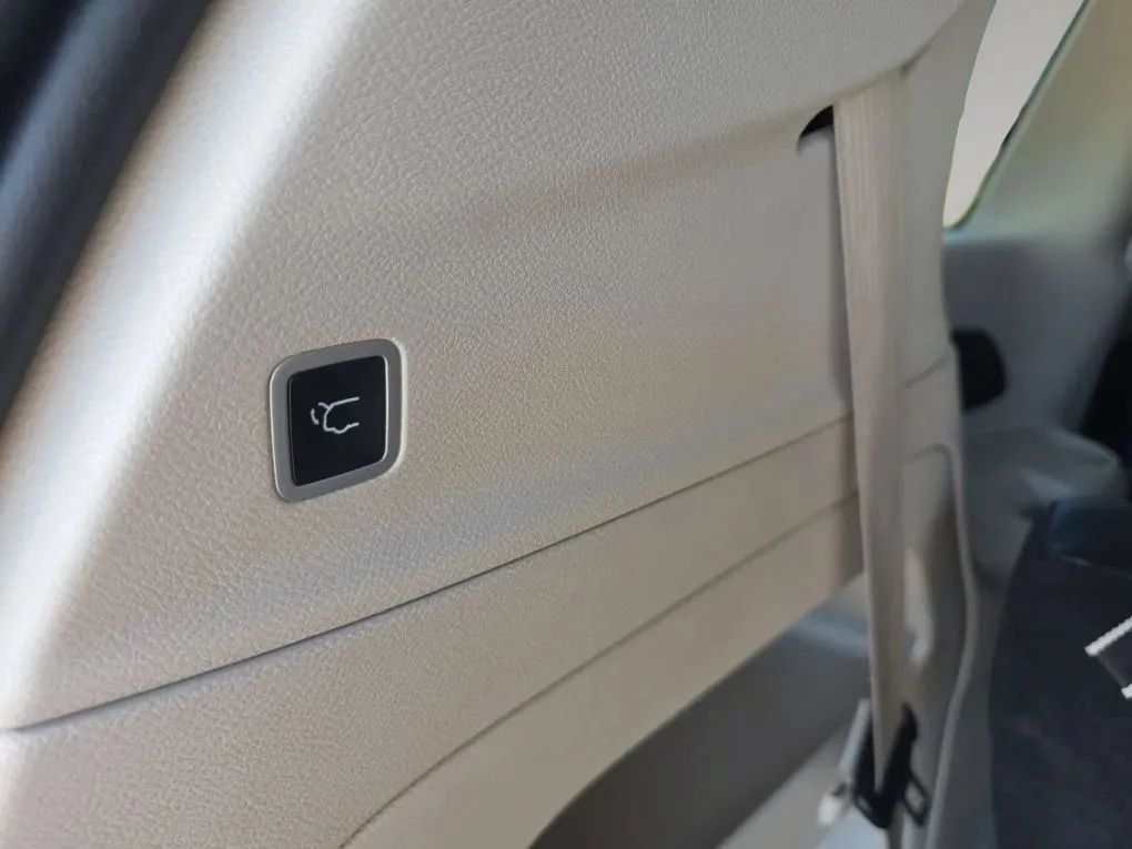 Used 2023 Chrysler Pacifica Touring-L FWD image 48
