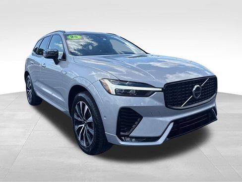 Used 2025 Volvo XC60 B5 Plus AWD/4WD image 15