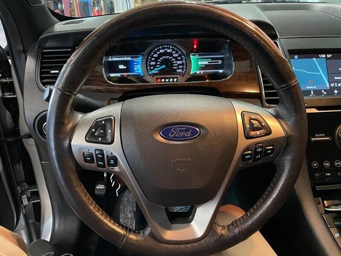 Used 2017 Ford Taurus Limited FWD image 9