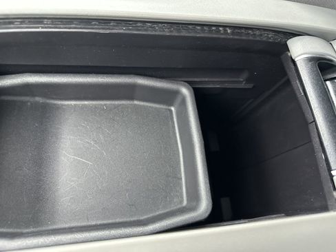 Used 2021 Toyota Highlander LE image 59