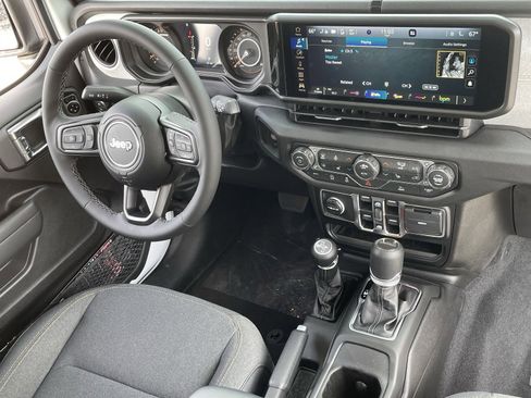 New 2025 Jeep Gladiator Sport AWD/4WD image 13