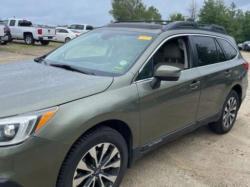 Used 2017 Subaru Outback 2.5i Limited AWD/4WD image 2