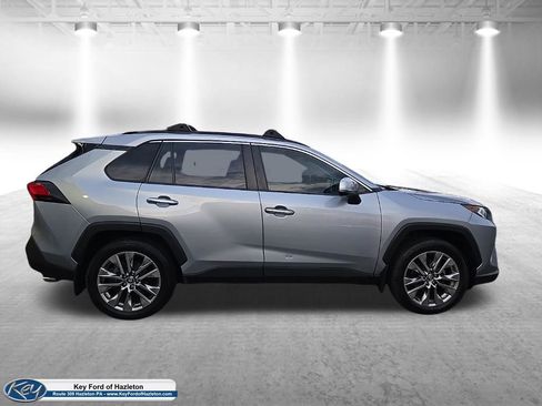 Used 2020 Toyota RAV4 Limited image 28