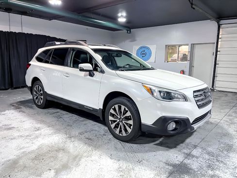 Used 2017 Subaru Outback 2.5i Limited image 2