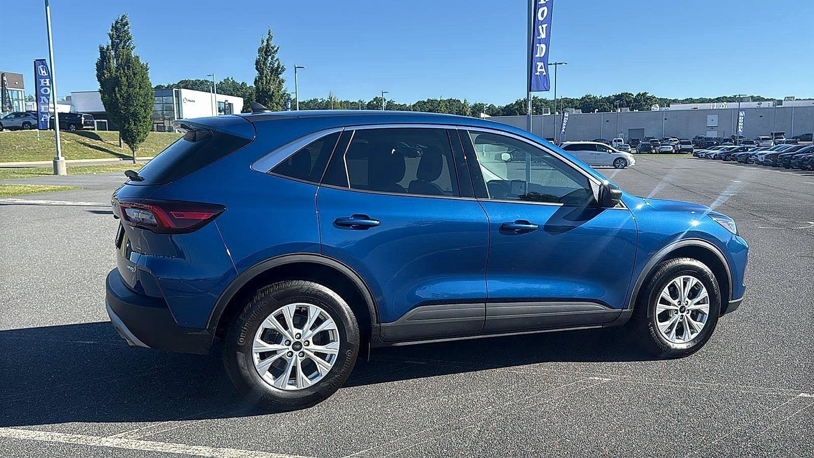 Used 2023 Ford Escape Active AWD/4WD image 5