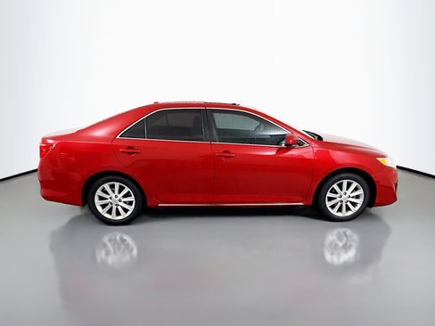 Used 2013 Toyota Camry XLE image 8