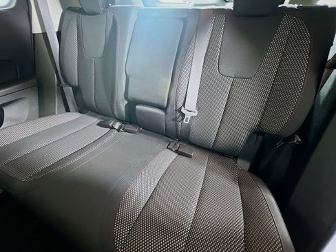 Used 2017 Chevrolet Equinox LS FWD image 21