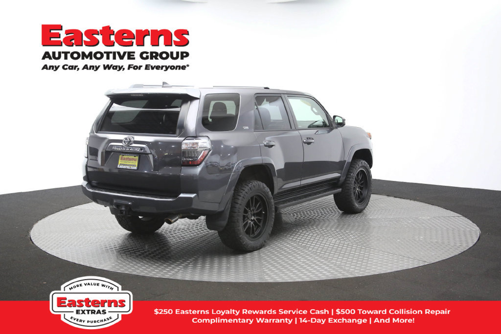 Used 2017 Toyota 4Runner SR5 AWD/4WD image 42