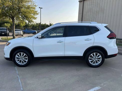 Used 2017 Nissan Rogue SV image 8