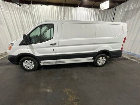 Used 2019 Ford Transit 250 130 Low Roof w/ Exterior Upgrade Package RWD image 6