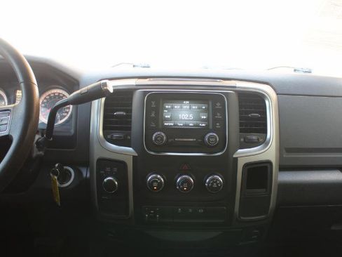 Used 2016 RAM 2500 SLT image 35