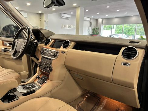 Used 2016 Land Rover LR4 HSE AWD/4WD image 10