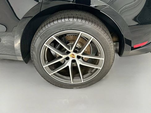 Used 2026 Porsche Macan AWD/4WD image 34
