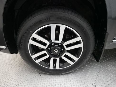 Used 2023 Toyota 4Runner Limited AWD/4WD image 28