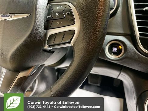 Used 2016 Chrysler 200 Limited image 22