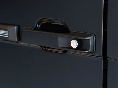 Used 2017 Mercedes-Benz G 550 Squared image 38