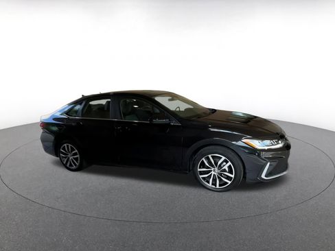 Used 2025 Volkswagen Jetta SE image 2